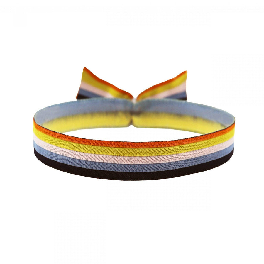 Aroace Pride Festivalarmband mit Flaggenfarben Orange Gelb Weiß Blau aus Stoff mit Metallverschluss