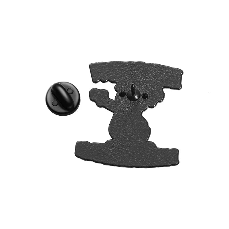 Rückseite des Emaille-Pins mit schwarzer Metalloberfläche und abnehmbarem Pin-Verschluss