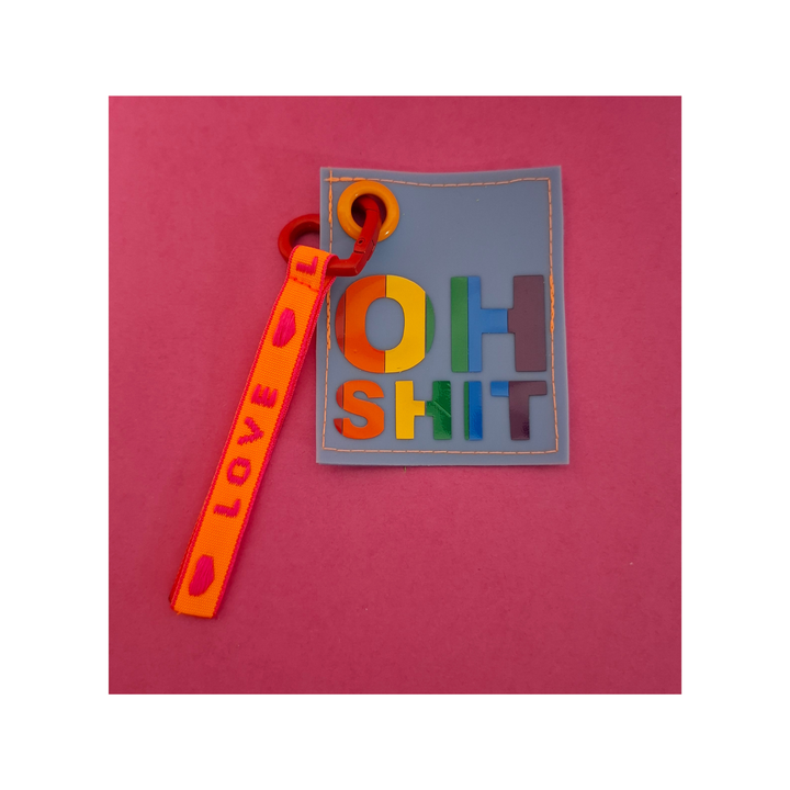 Handgemachter Hundesäckli-Beutel mit «OH SHIT»-Aufdruck und LOVE-Spruchband, Pride Sonderedition aus Jelly Vinyl von Rain4Flowers