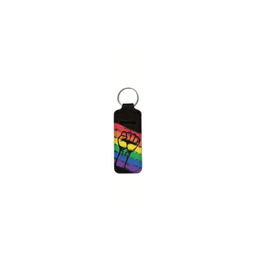 Pride-Lippenpflegestift-Halter mit erhobener Faust im Regenbogen-Design als Symbol für Gleichberechtigung und Stärke.