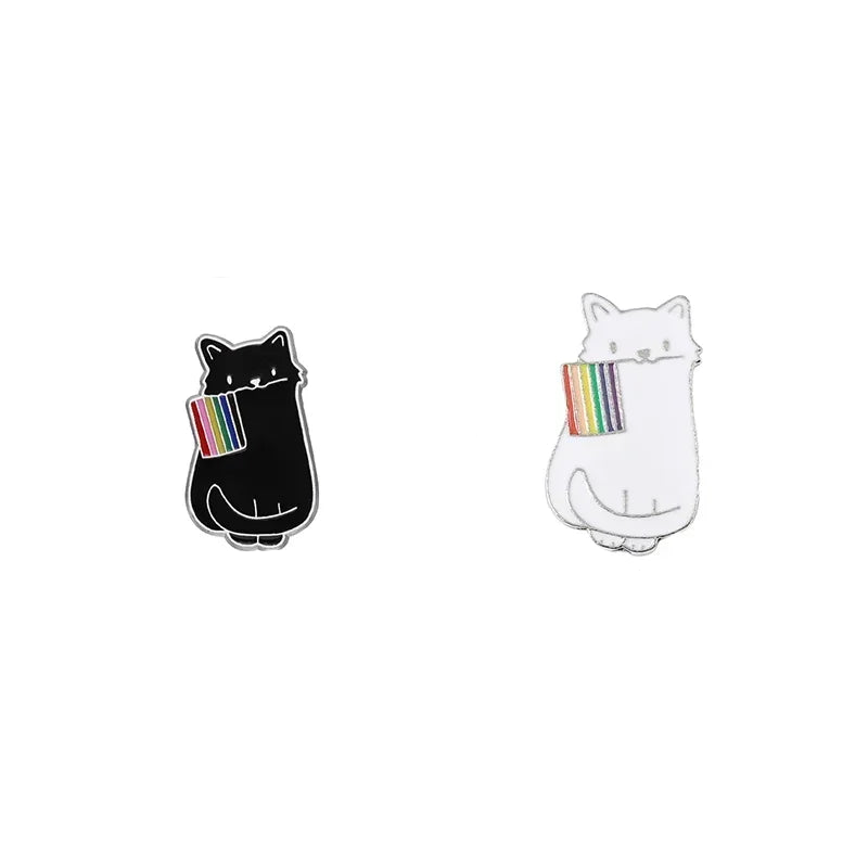 Schwarzer und weißer Katzen-Pin aus Emaille mit Regenbogen-Pride-Motiv