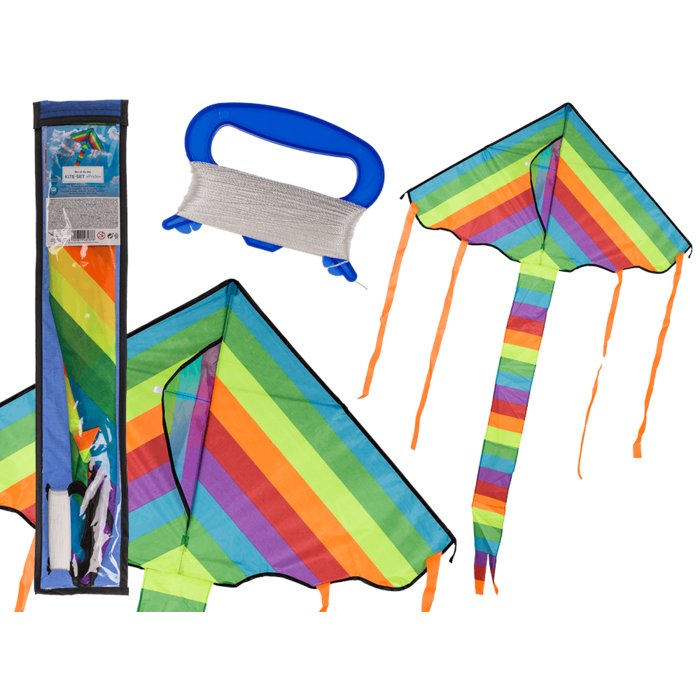 Set aus buntem Regenbogen-Lenkdrachen mit langen orangenen Schweifen, blauer Griffspule mit Schnur und Verpackung – alle Teile nebeneinander auf weißem Hintergrund dargestellt.