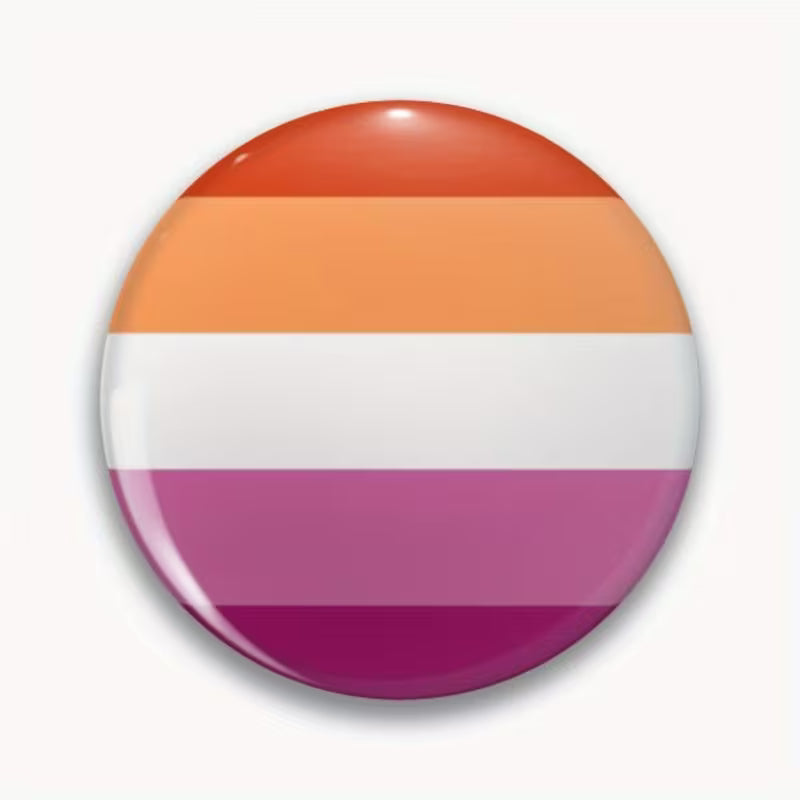 Lesben Pride-Button im klassischen Lesbian-Farbschema Orange, Weiß und Pink