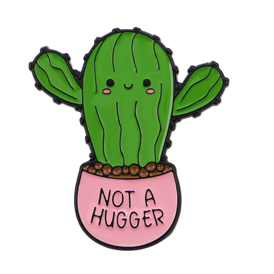 Grüner Kaktus Emaille Pin mit rosa Topf und Spruch Not a Hugger – lustiger 3×3 cm Anstecker“