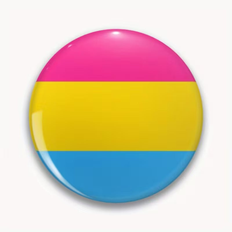 Pansexueller Pride Button in Pink, Gelb und Blau mit 44 mm Durchmesser
