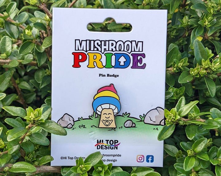 Pansexueller Pride Pilz Emaille Pin auf Verpackung im Grünen – LGBTQIA+ Anstecknadel ca. 25 mm