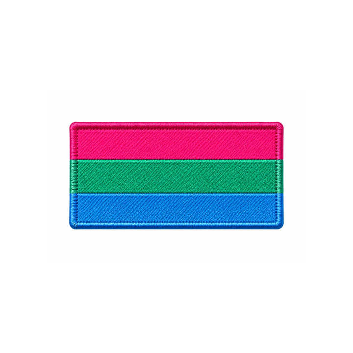 Polysexual Pride Patch mit Klettverschluss in Pink, Grün und Blau. Gestickter LGBTQIA+ Aufnäher, ca. 8 × 5 cm, auf weissem Hintergrund.