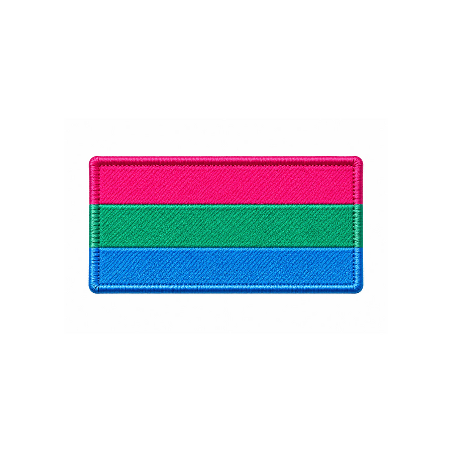 Polysexual Pride Patch mit Klettverschluss in Pink, Grün und Blau. Gestickter LGBTQIA+ Aufnäher, ca. 8 × 5 cm, auf weissem Hintergrund.