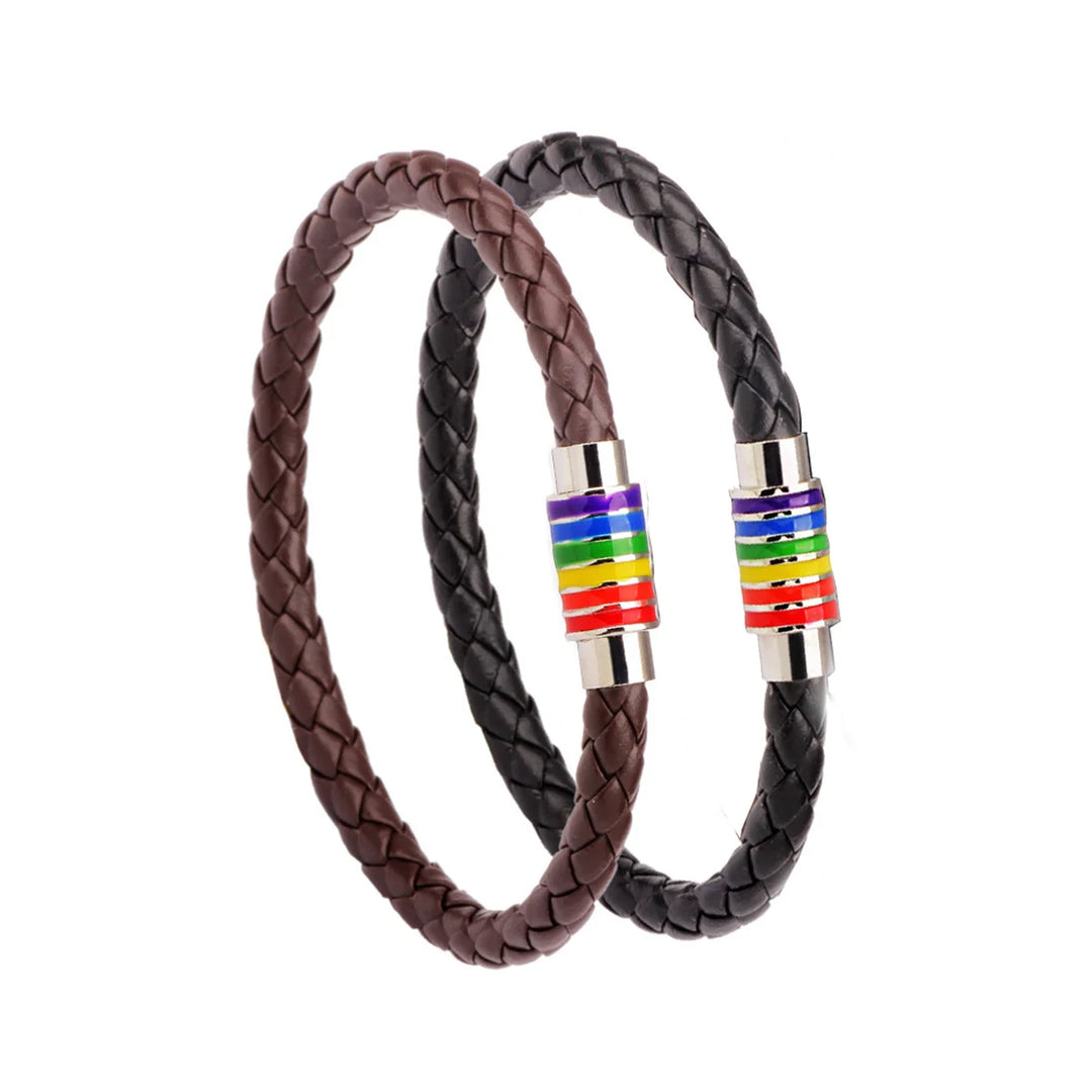 Geflochtenes Pride Lederarmband in Schwarz und Braun mit silbernem Magnetverschluss, stilvolles LGBTQIA+ Accessoire für Alltag und Pride Events.