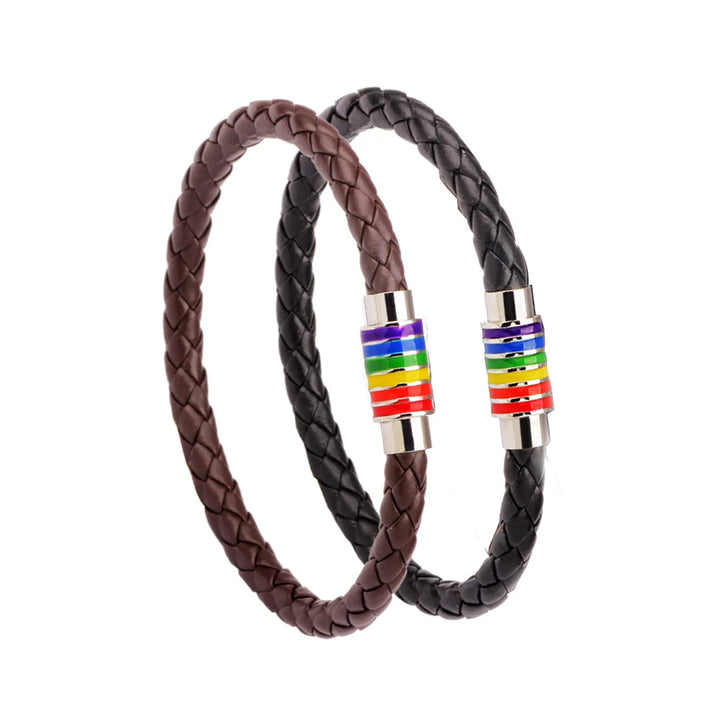 Geflochtenes Pride Lederarmband in Schwarz und Braun mit silbernem Magnetverschluss, stilvolles LGBTQIA+ Accessoire für Alltag und Pride Events.