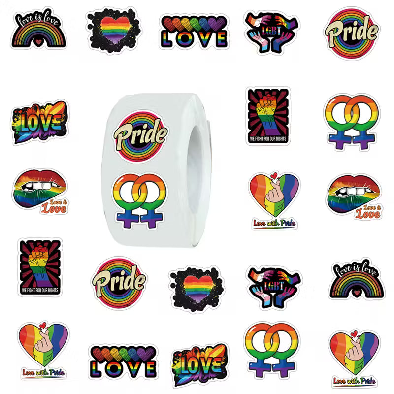 Pride-Stickerrolle mit verschiedenen bunten Aufklebern in Regenbogenfarben, darunter Herzen, Symbole, Schriftzüge und LGBTQ-Motive.