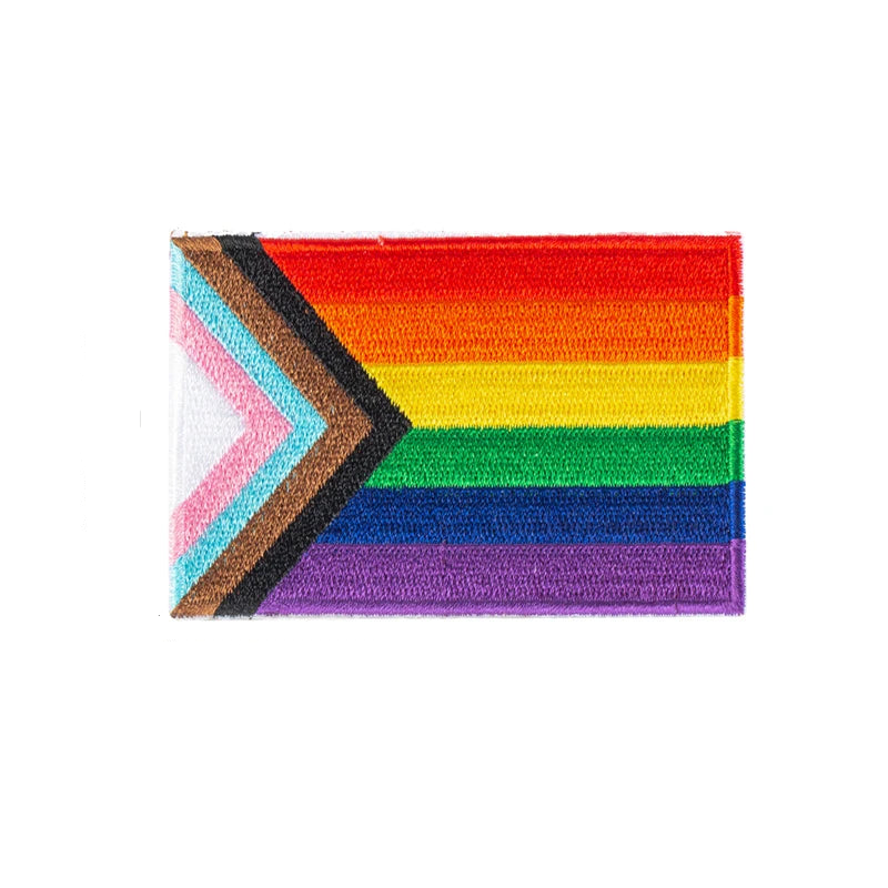 Gestickter Progress Pride Flag Patch mit Chevron-Design in Regenbogenfarben ohne Klett