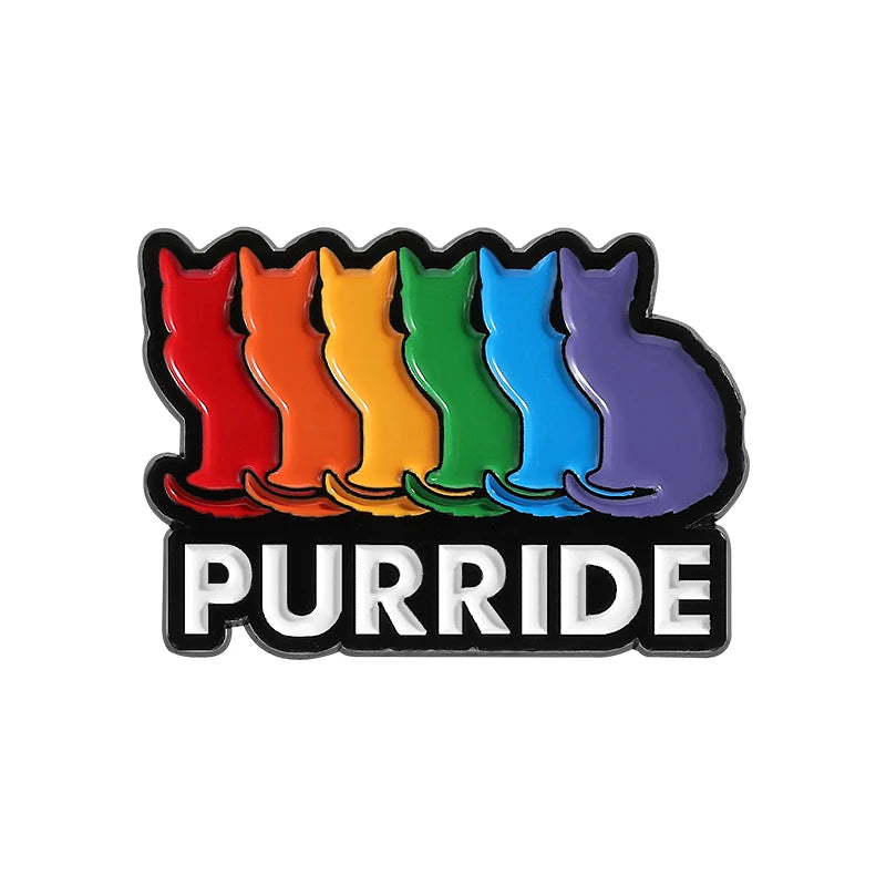 Bunter Emaille-Pin mit fünf Katzen-Silhouetten in Regenbogenfarben und dem Schriftzug „Purride“.