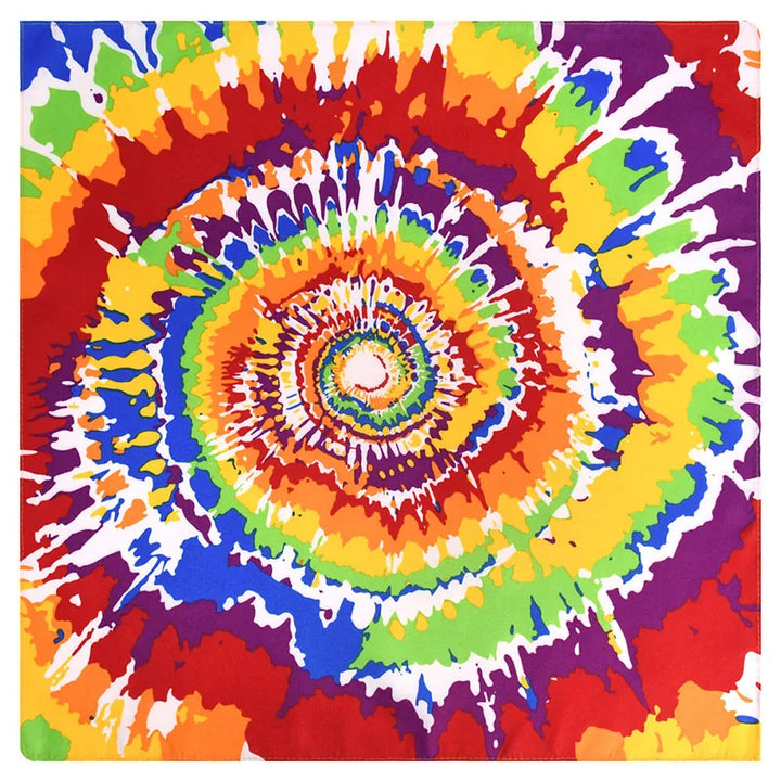 Regenbogen Bandana mit buntem Tie-Dye Spiral-Muster, quadratisch ausgelegt, geeignet als Kopftuch, Halstuch oder Fashion-Accessoire.