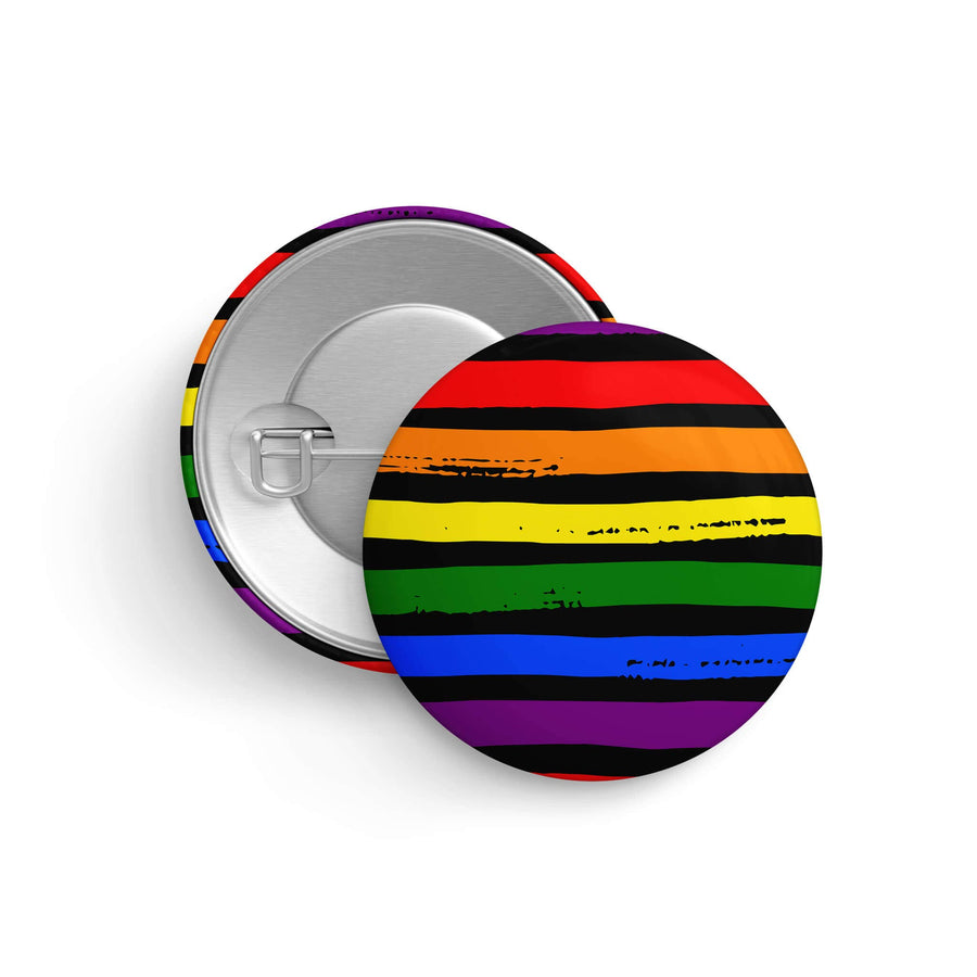 Vorder- und Rückseite eines Regenbogen Buttons mit Pride-Flagge und Sicherheitsnadel, LGBTQIA+ Ansteckbutton mit 32 mm Durchmesser.