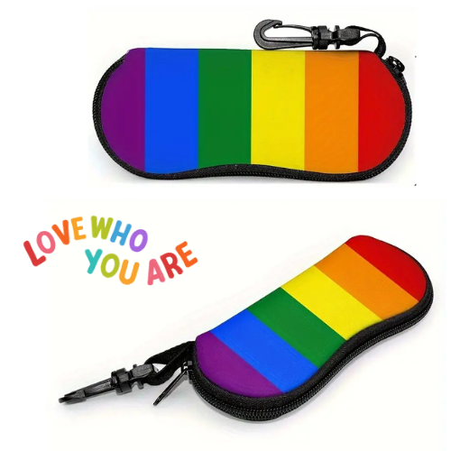 Ein schmales Etui mit Reißverschluss in den Farben der Regenbogenflagge. An der Seite ist ein abnehmbarer Clip und ein kleiner Schraubendreher befestigt. Perfekt für unterwegs.