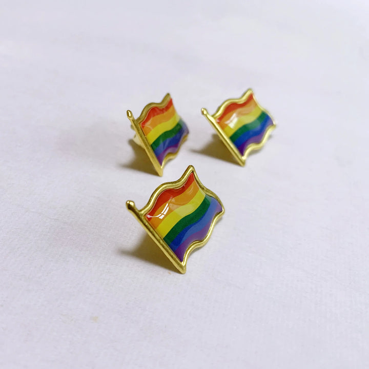 Regenbogen Fahnen Pin – LGBTQIA+ Pride Anstecker aus Metall