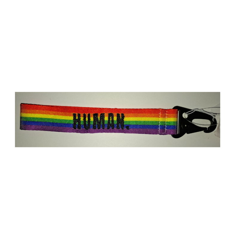 Regenbogen Schlüsselanhänger mit schwarzer Stickerei „Human“ – Pride Statement für Gleichberechtigung, Vielfalt und queere Sichtbarkeit