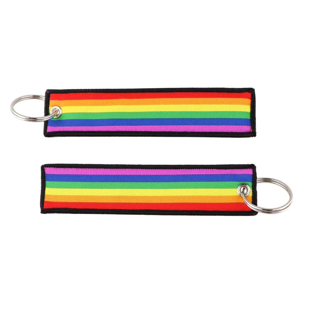 Regenbogen Schlüsselanhänger mit Metallring im Pride Design aus Polyester
