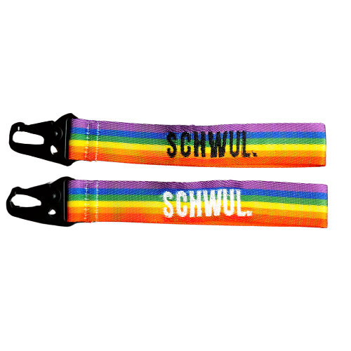 Regenbogen Schlüsselanhänger mit der Aufschrift „Schwul.“ – Pride Anhänger handgemacht in der Schweiz