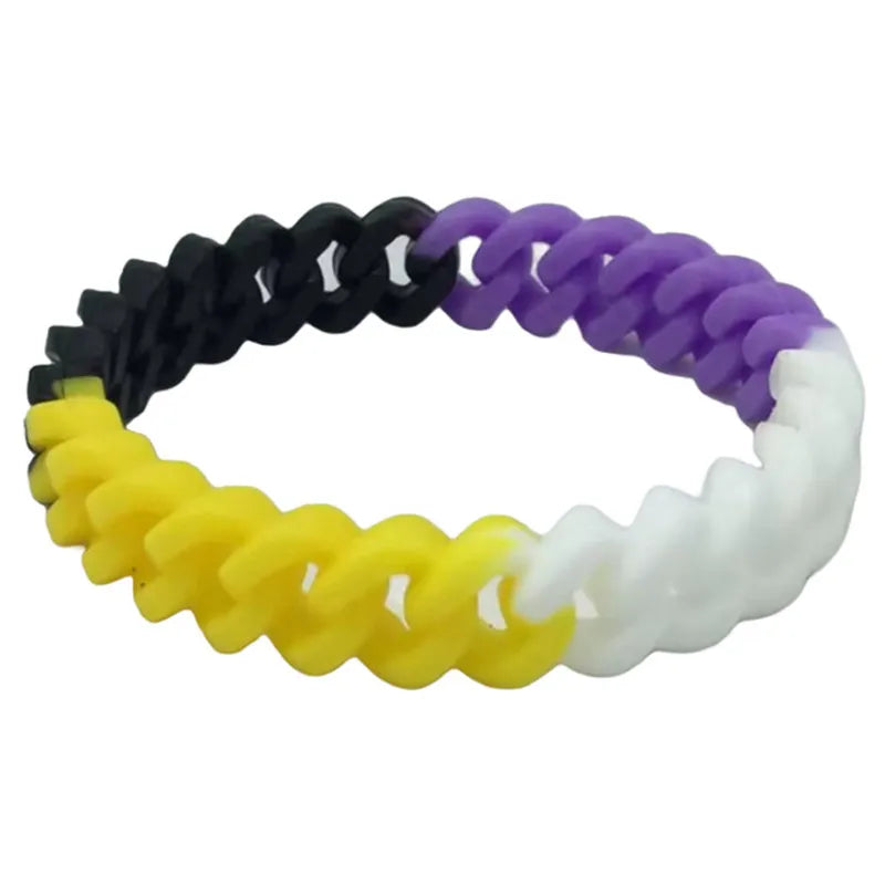 Silikonarmband mit Farbverlauf in Gelb, Weiß, Lila und Schwarz in Gliederoptik – inspiriert von der Non-Binary Pride-Flagge